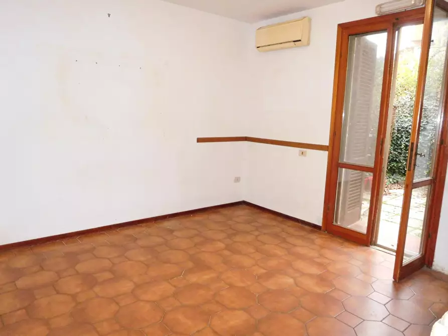 Immagine 4 di Villetta a schiera in vendita  a Pontedera