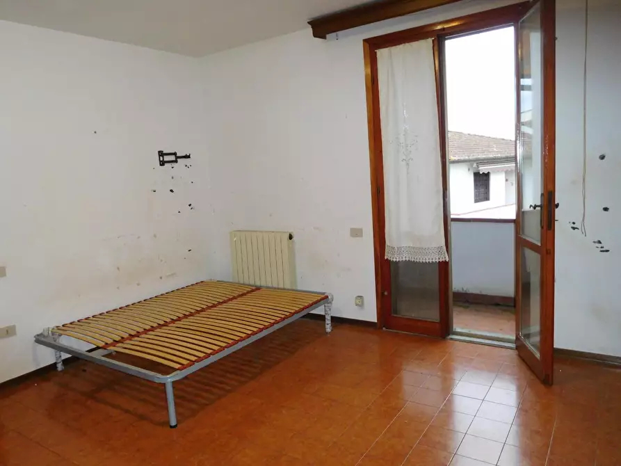 Immagine 12 di Villetta a schiera in vendita  a Pontedera