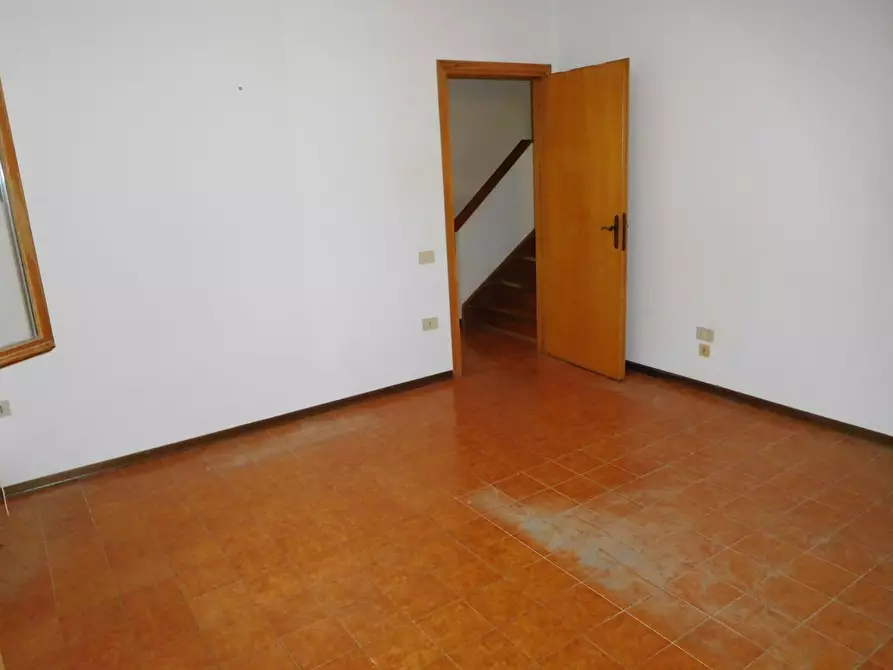 Immagine 10 di Villetta a schiera in vendita  a Pontedera