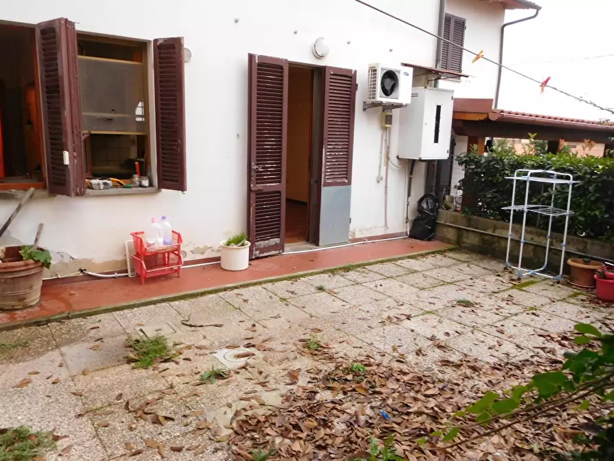 Immagine 21 di Villetta a schiera in vendita  a Pontedera