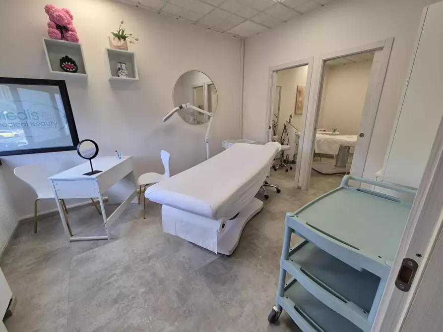 Immagine 6 di Ufficio in affitto  a Siena