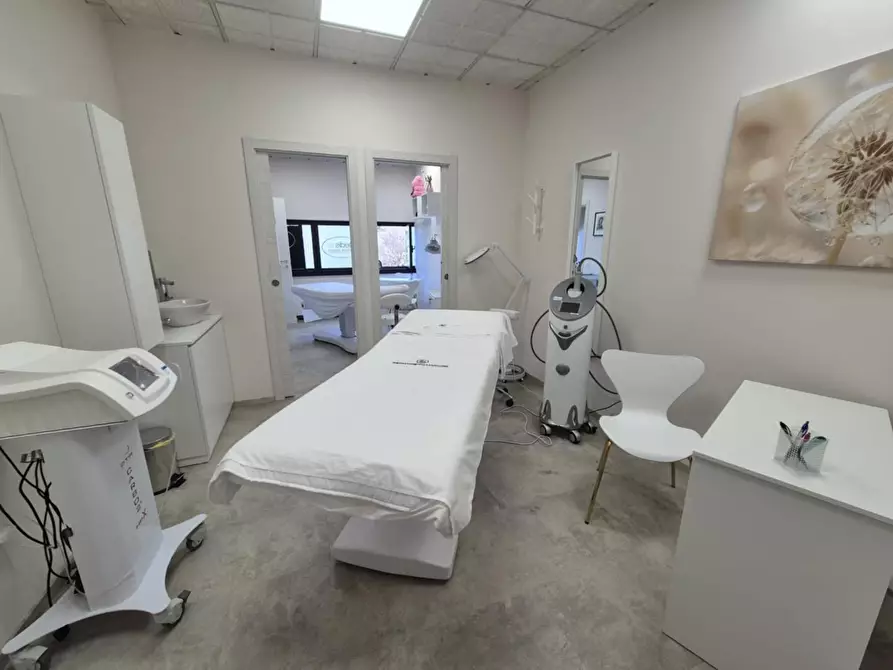 Immagine 7 di Ufficio in affitto  a Siena