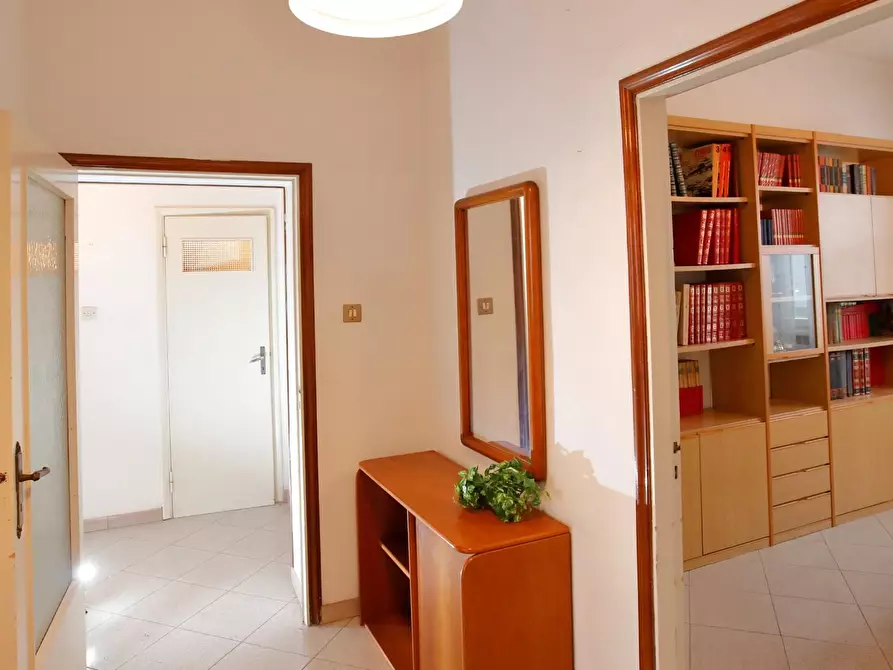 Immagine 15 di Appartamento in vendita  a Collesalvetti