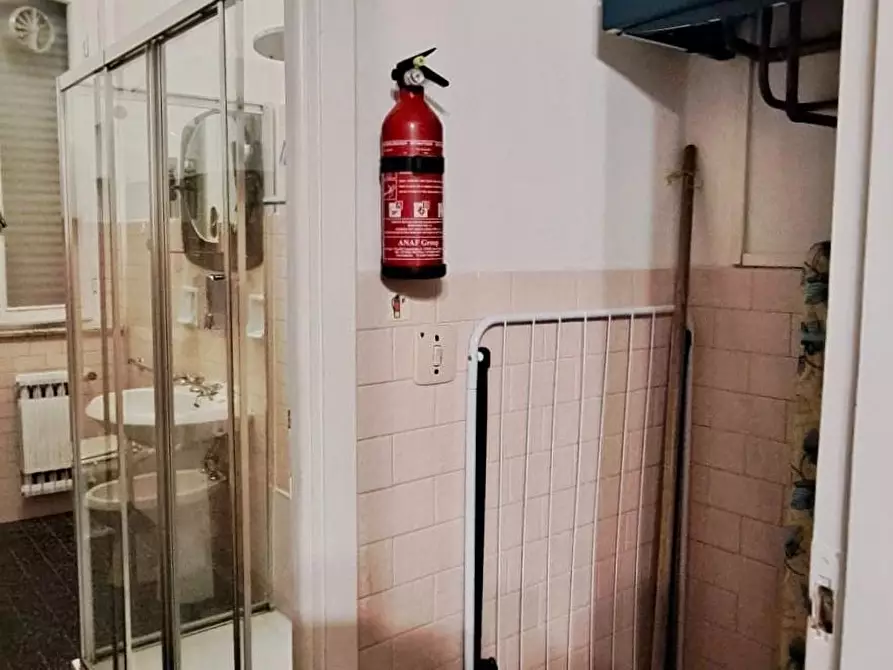 Immagine 13 di Appartamento in vendita  a Viareggio