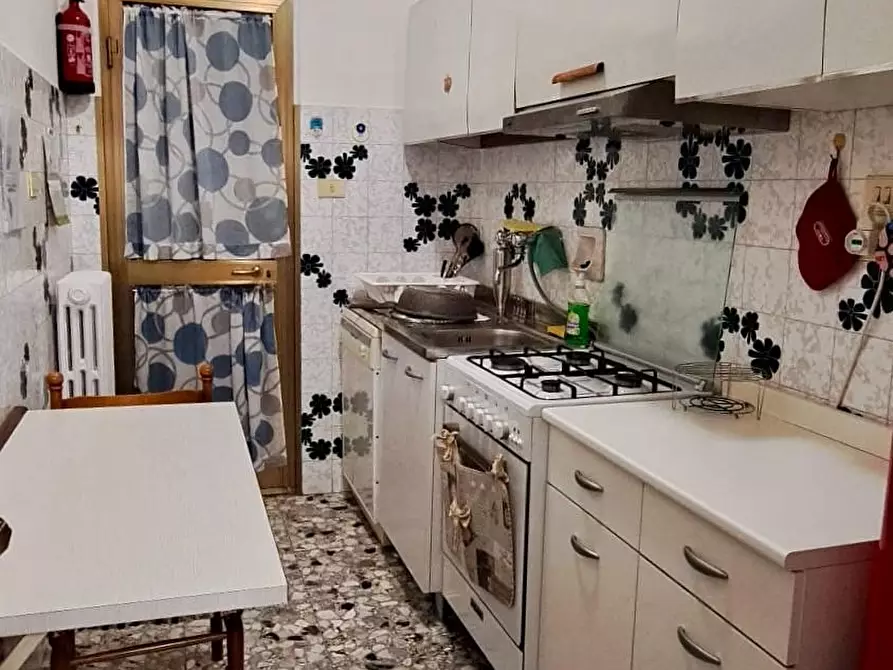 Immagine 5 di Appartamento in vendita  a Viareggio