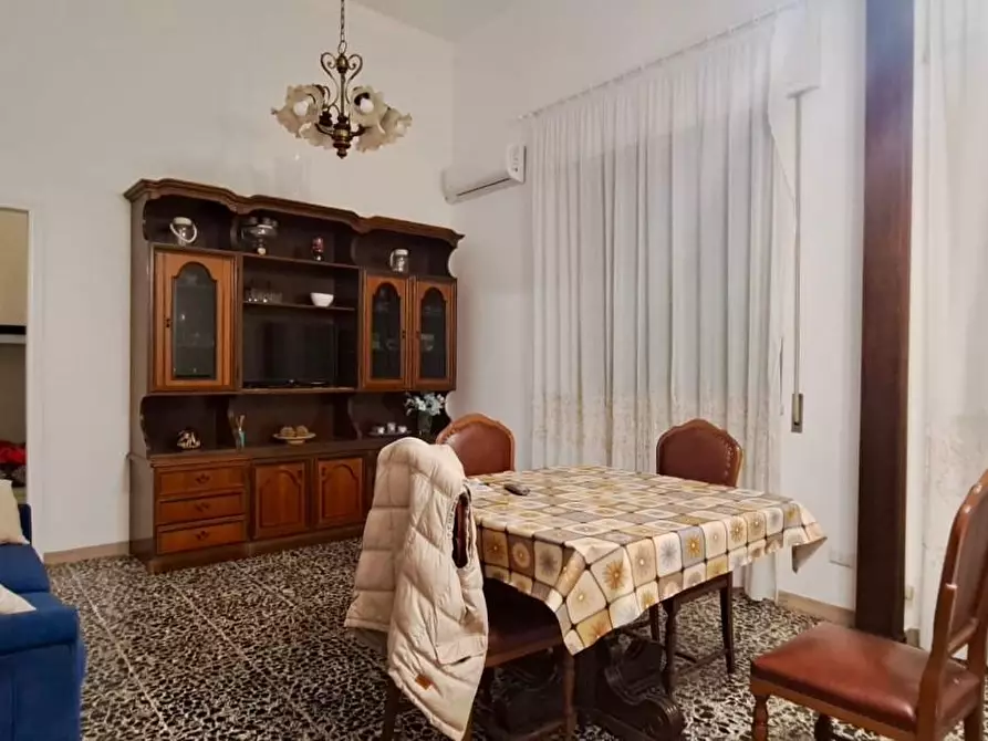 Immagine 2 di Appartamento in vendita  a Viareggio