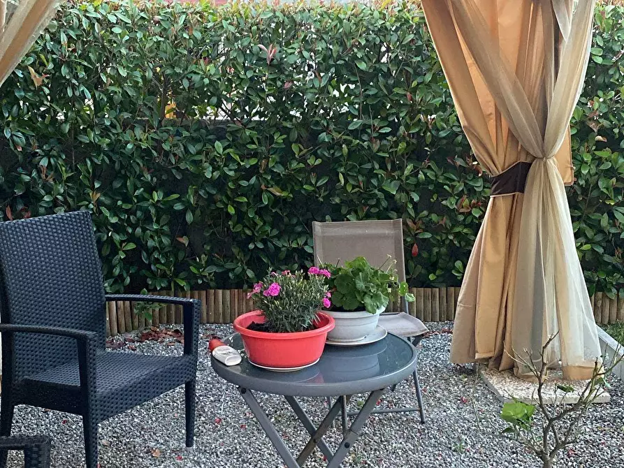 Immagine 14 di Appartamento in vendita  a Lucca