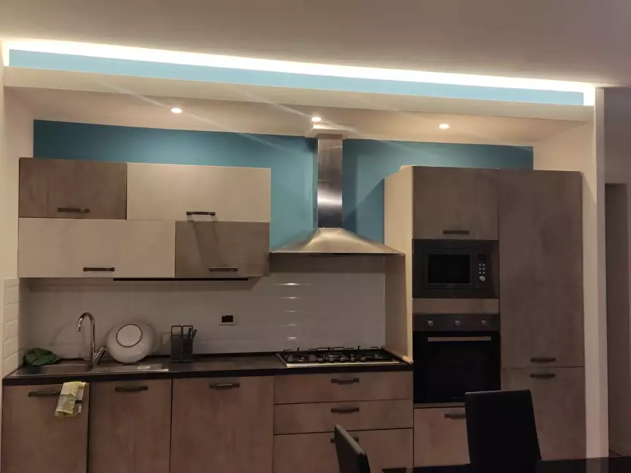 Immagine 2 di Appartamento in vendita  a Lucca