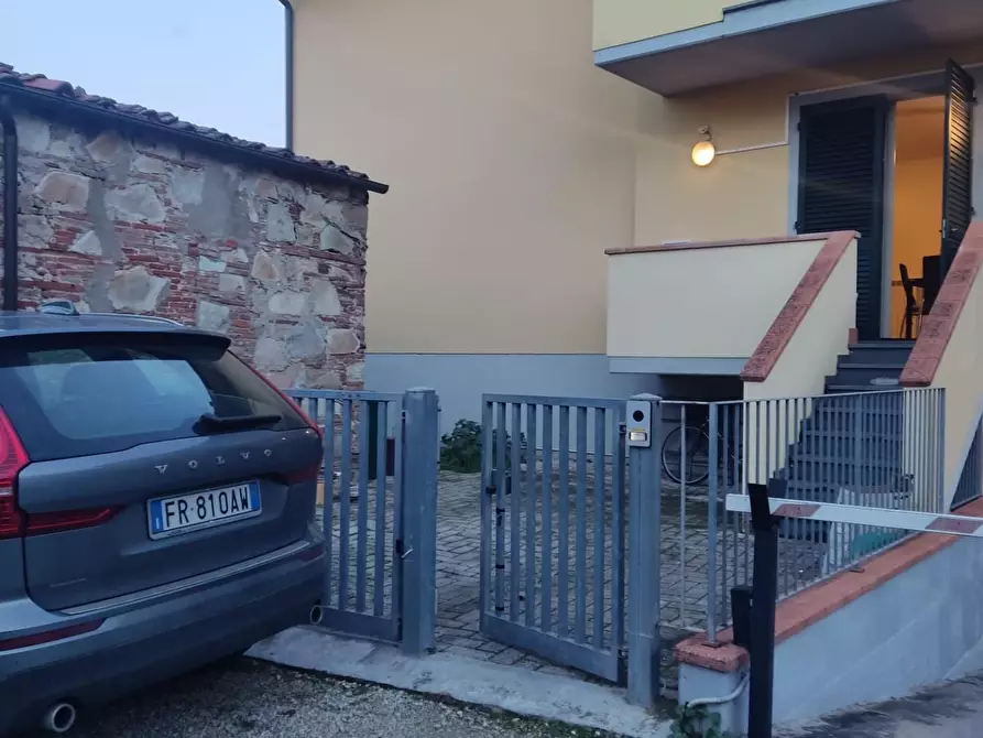 Immagine 15 di Appartamento in vendita  a Lucca