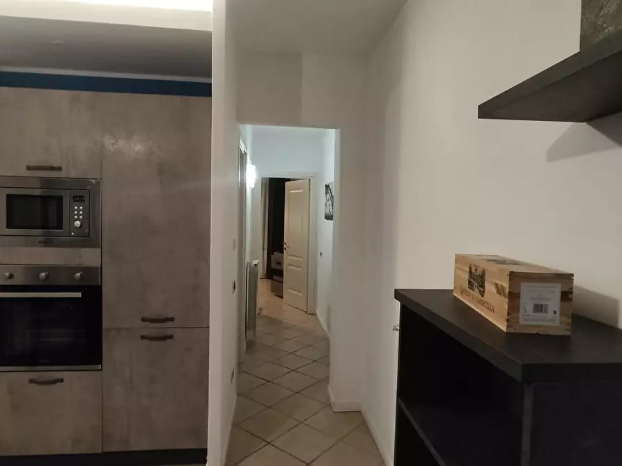 Immagine 5 di Appartamento in vendita  a Lucca