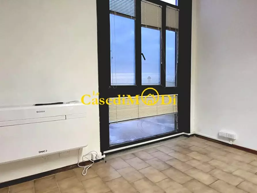 Immagine 3 di Ufficio in affitto  a Livorno