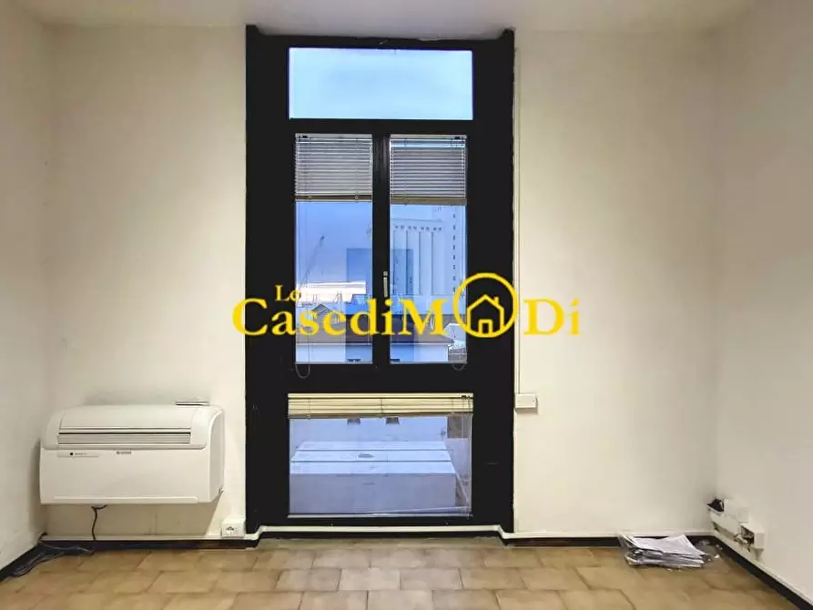 Immagine 4 di Ufficio in affitto  a Livorno