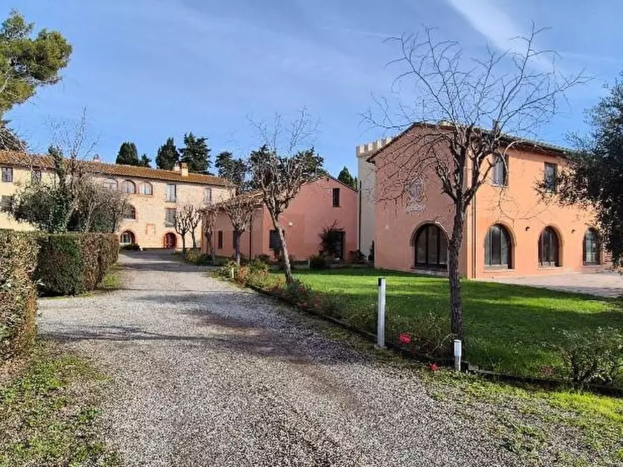 Immagine 2 di Casa trifamiliare in vendita  a Campiglia Marittima