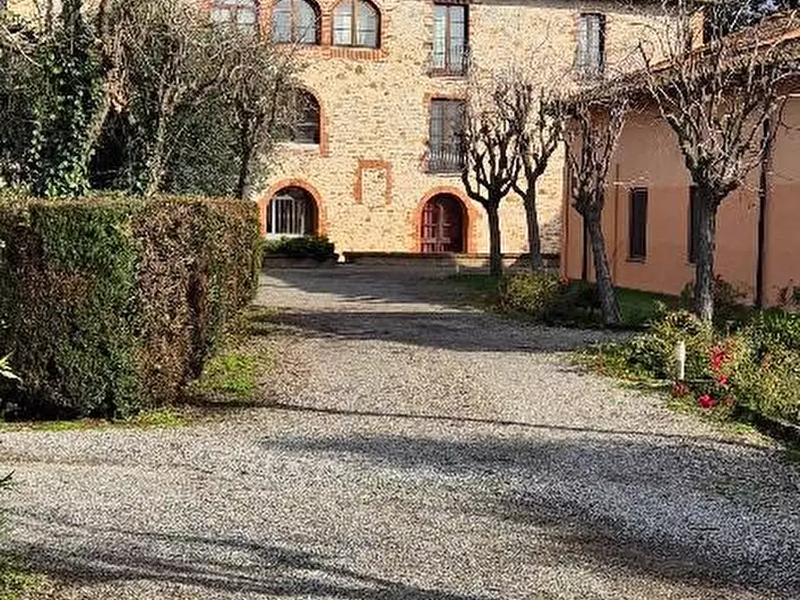 Immagine 1 di Casa trifamiliare in vendita  a Campiglia Marittima
