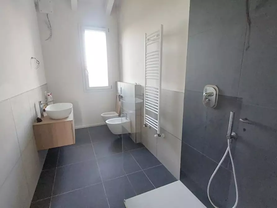 Immagine 10 di Appartamento in vendita  a Pontedera