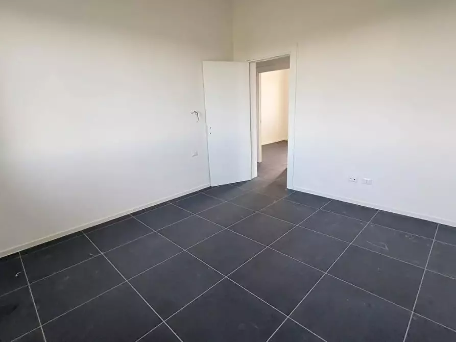 Immagine 17 di Appartamento in vendita  a Pontedera