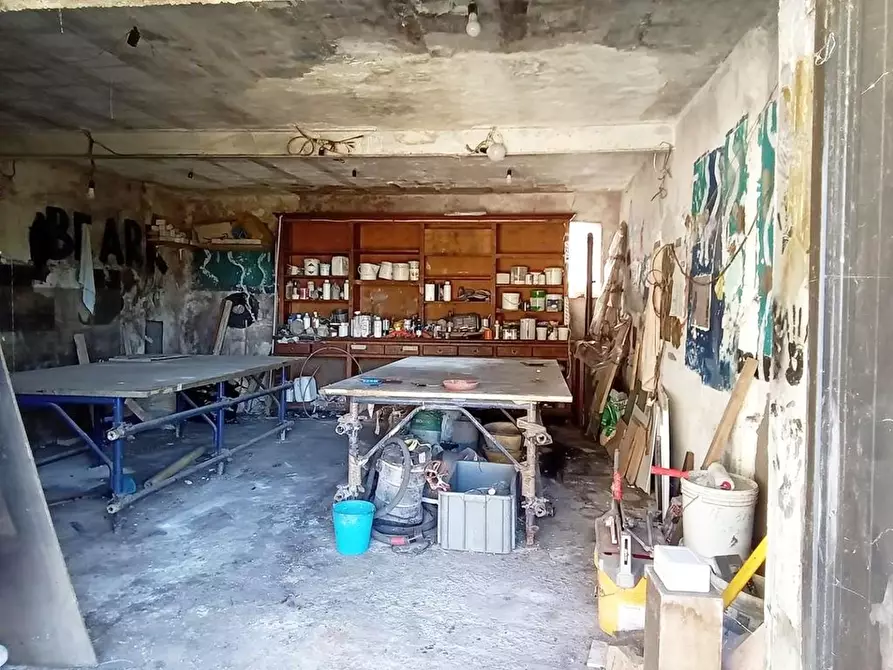 Immagine 36 di Rustico / casale in vendita  a Camaiore