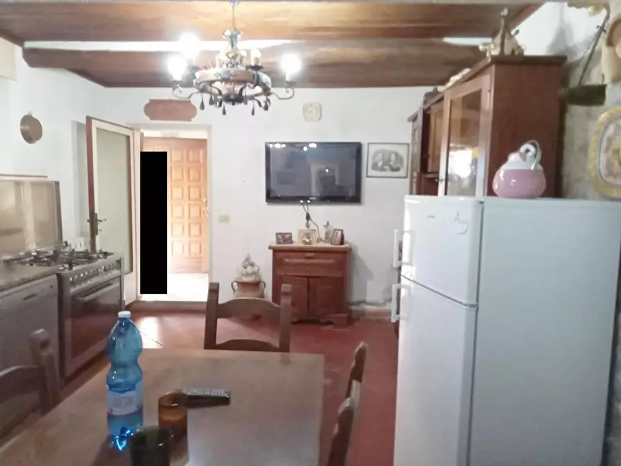 Immagine 14 di Rustico / casale in vendita  a Camaiore