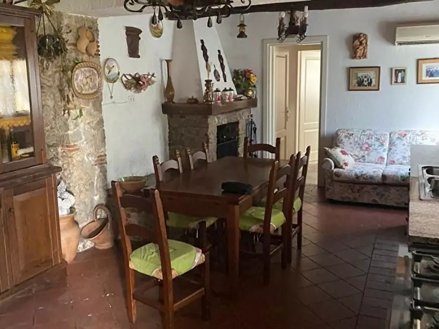 Immagine 12 di Rustico / casale in vendita  a Camaiore