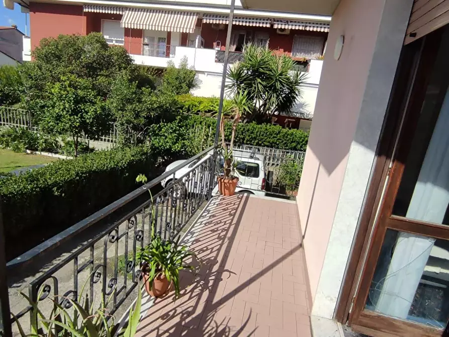 Immagine 19 di Appartamento in affitto  a Carrara