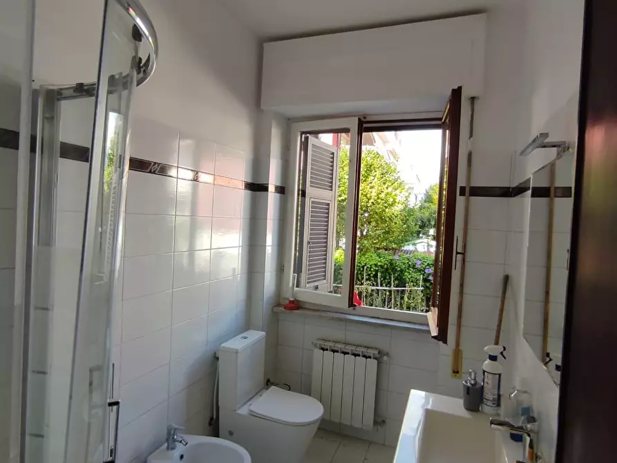 Immagine 10 di Appartamento in affitto  a Carrara