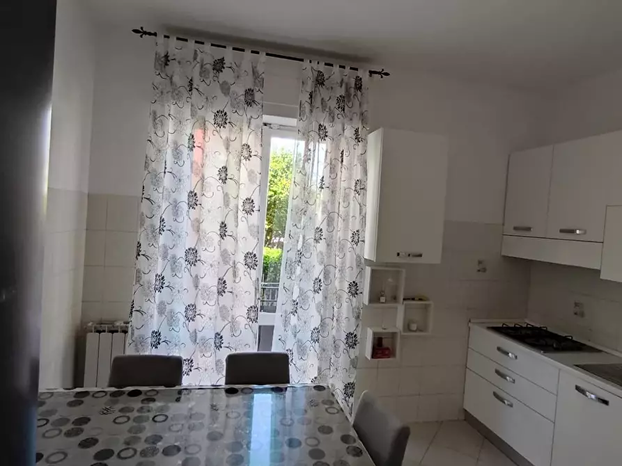 Immagine 7 di Appartamento in affitto  a Carrara