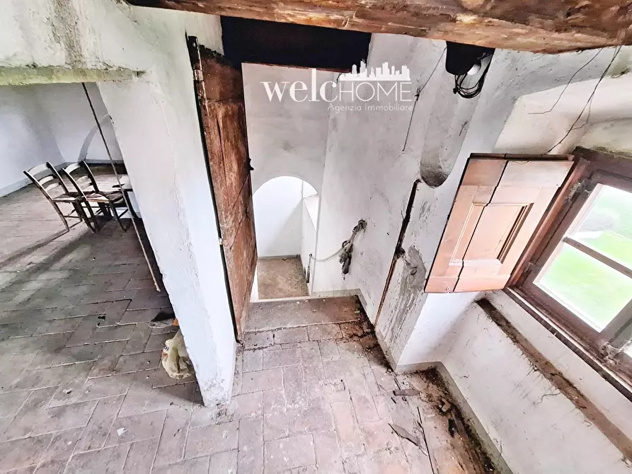 Immagine 12 di Villa in vendita  a Campi Bisenzio