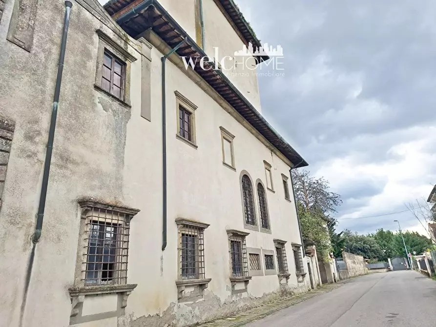 Immagine 43 di Villa in vendita  a Campi Bisenzio