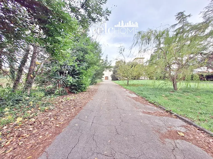 Immagine 33 di Villa in vendita  a Campi Bisenzio