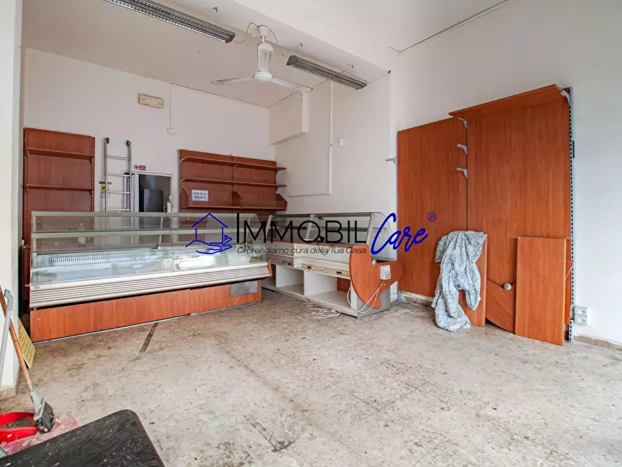 Immagine 2 di Locale commerciale in affitto  a Livorno