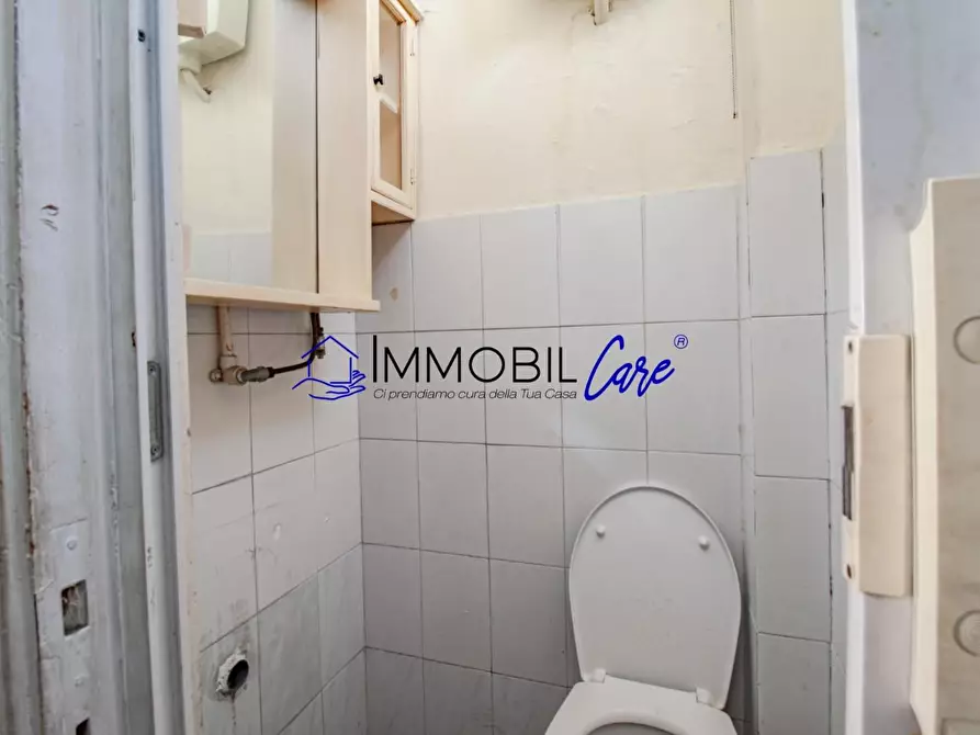 Immagine 9 di Locale commerciale in affitto  a Livorno