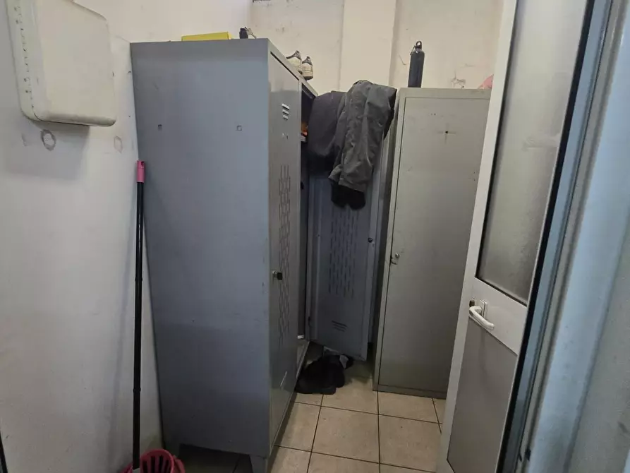 Immagine 8 di Attività artigianale in vendita  a Pontedera