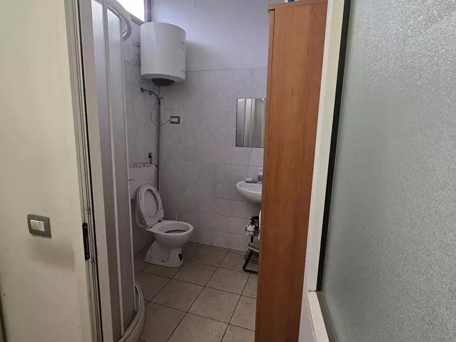 Immagine 9 di Attività artigianale in vendita  a Pontedera