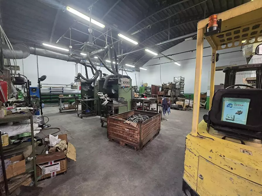 Immagine 5 di Attività artigianale in vendita  a Pontedera