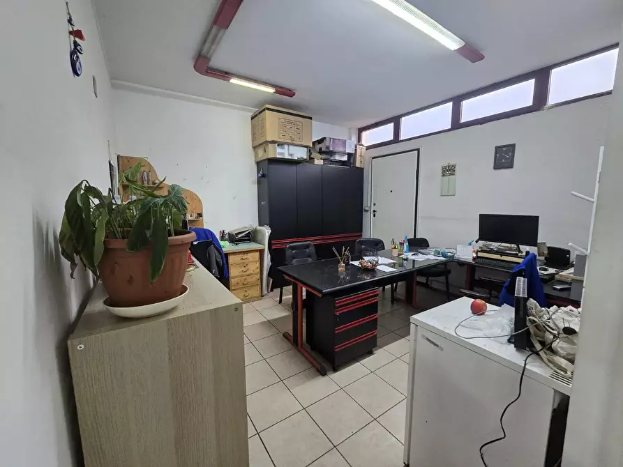 Immagine 7 di Attività artigianale in vendita  a Pontedera