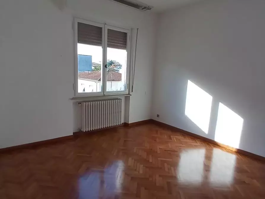 Immagine 12 di Casa bifamiliare in affitto  a Pisa