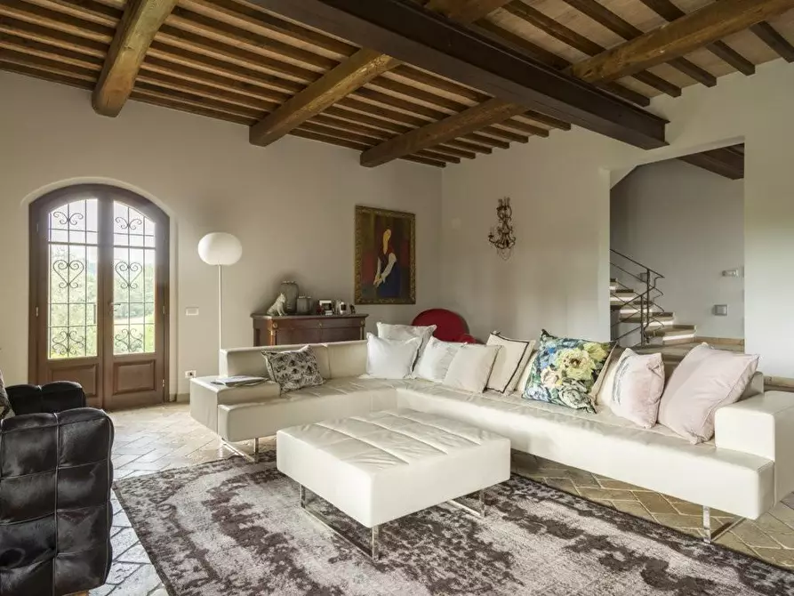 Immagine 8 di Casa colonica in vendita  a Gambassi Terme