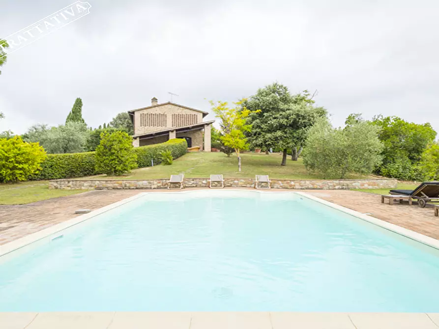 Immagine 1 di Casa colonica in vendita  a Gambassi Terme