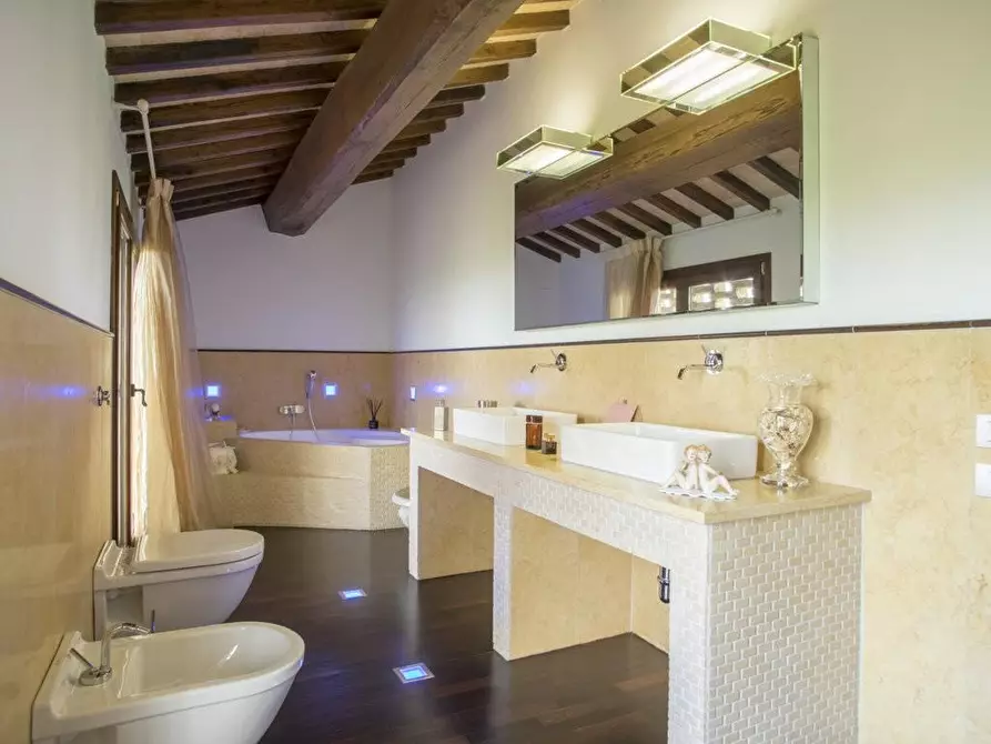 Immagine 14 di Casa colonica in vendita  a Gambassi Terme