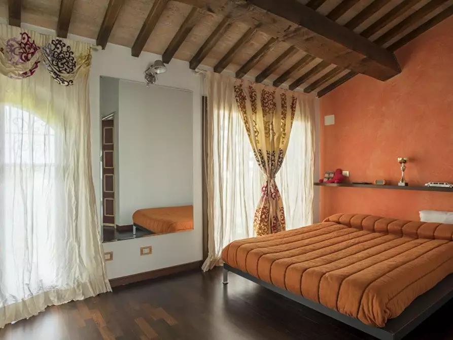 Immagine 15 di Casa colonica in vendita  a Gambassi Terme