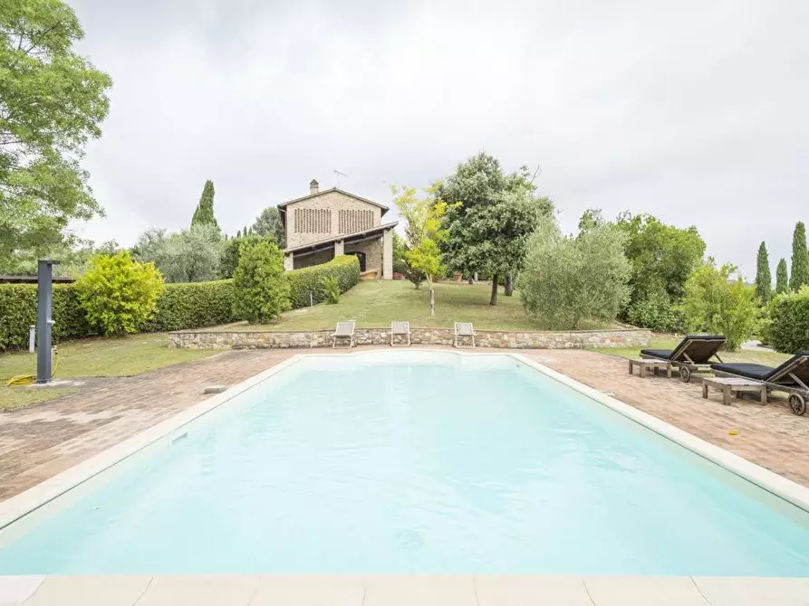 Immagine 1 di Casa colonica in vendita  a Gambassi Terme