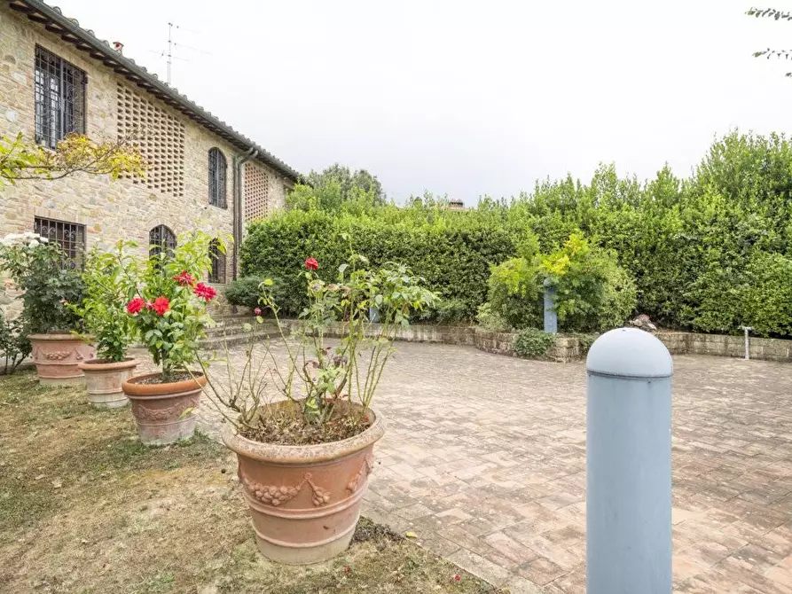 Immagine 6 di Casa colonica in vendita  a Gambassi Terme