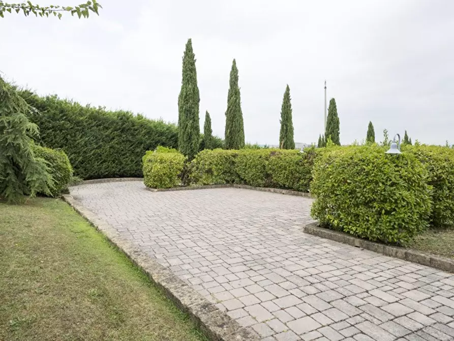 Immagine 30 di Casa colonica in vendita  a Gambassi Terme