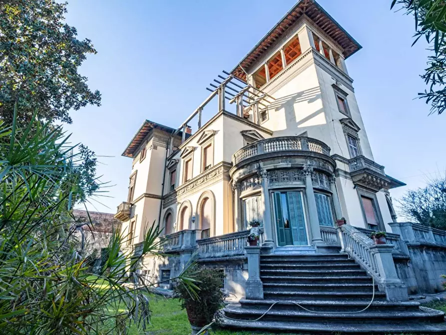 Immagine 7 di Villa in vendita  a Pisa