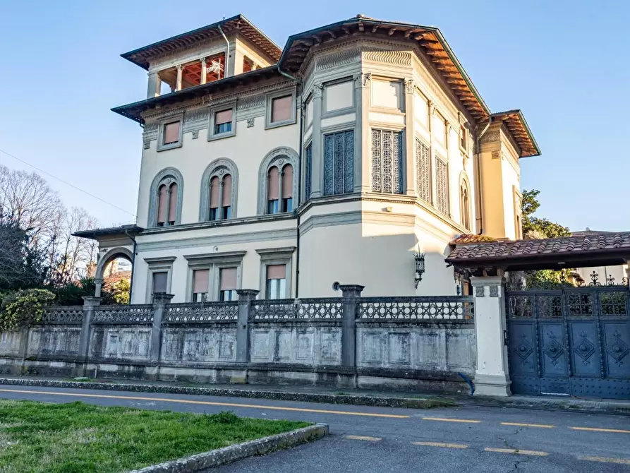 Immagine 37 di Villa in vendita  a Pisa