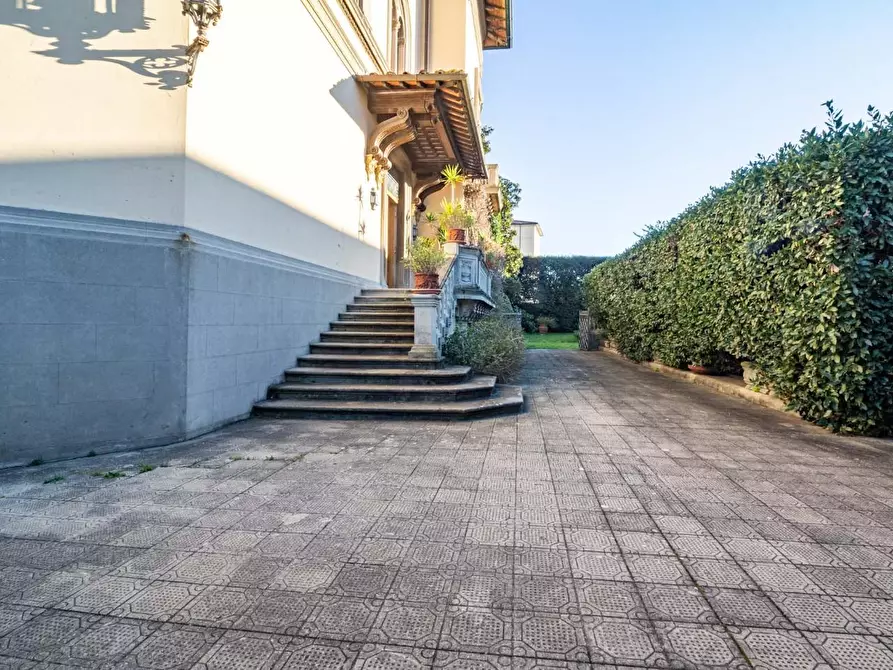 Immagine 12 di Villa in vendita  a Pisa