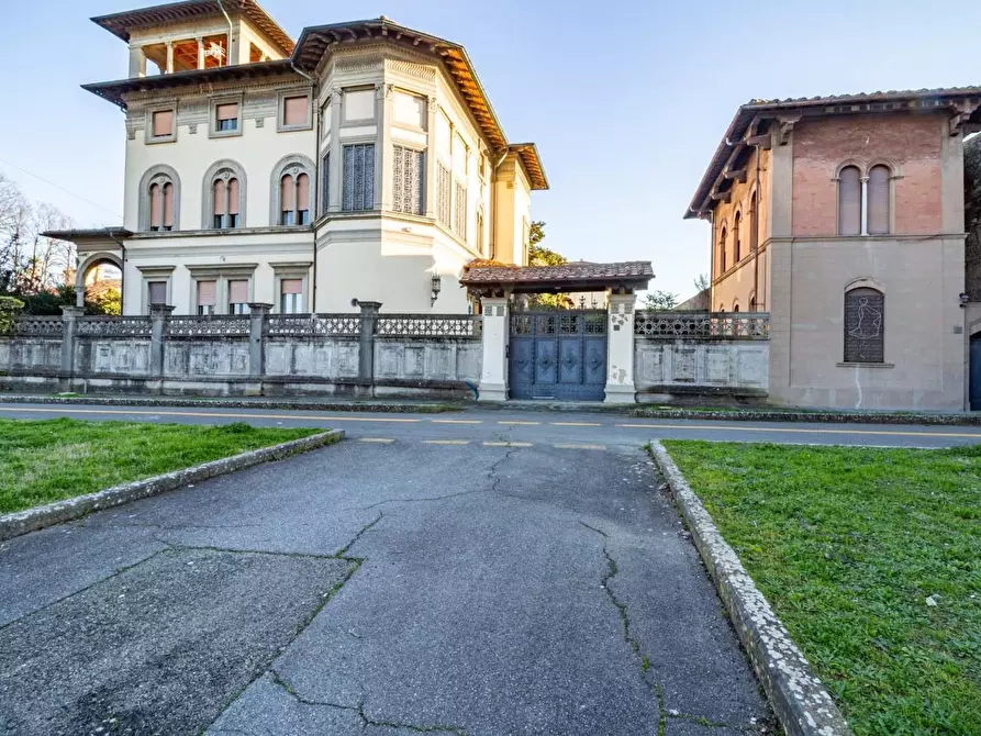 Immagine 36 di Villa in vendita  a Pisa