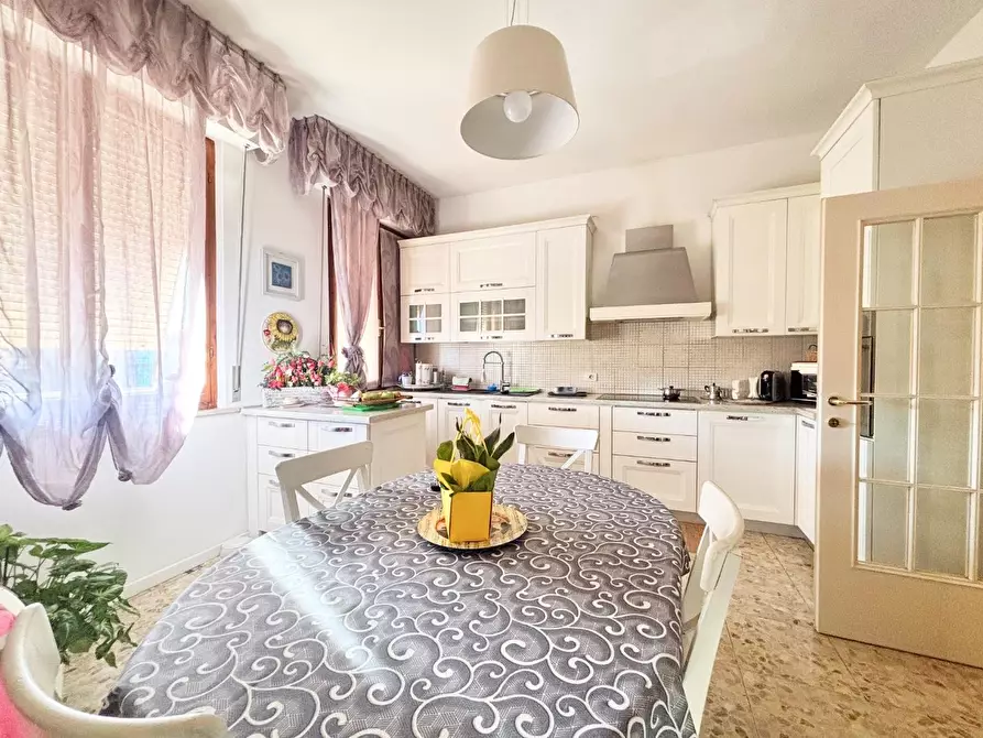 Immagine 2 di Appartamento in vendita  a Empoli