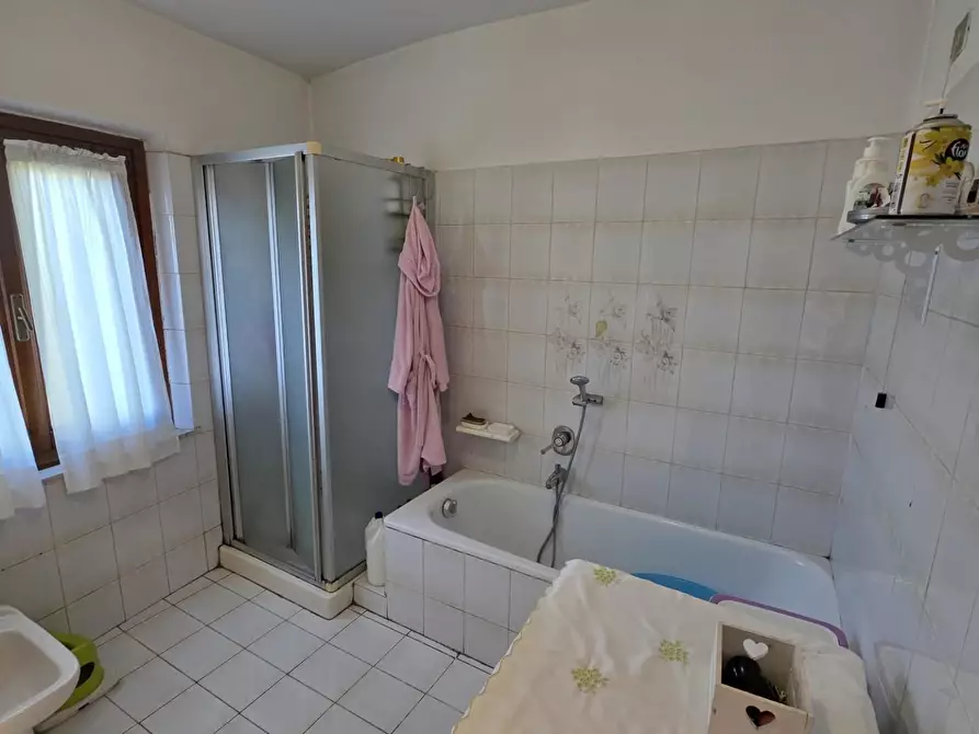 Immagine 19 di Appartamento in vendita  a Montelupo Fiorentino