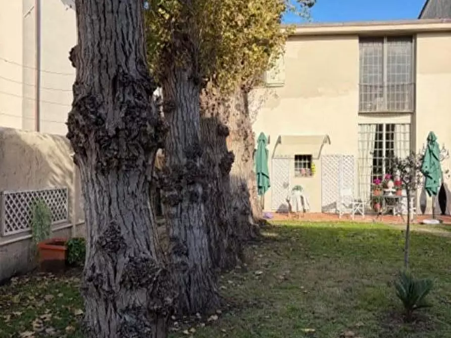 Immagine 4 di Casa semindipendente in vendita  a Cascina